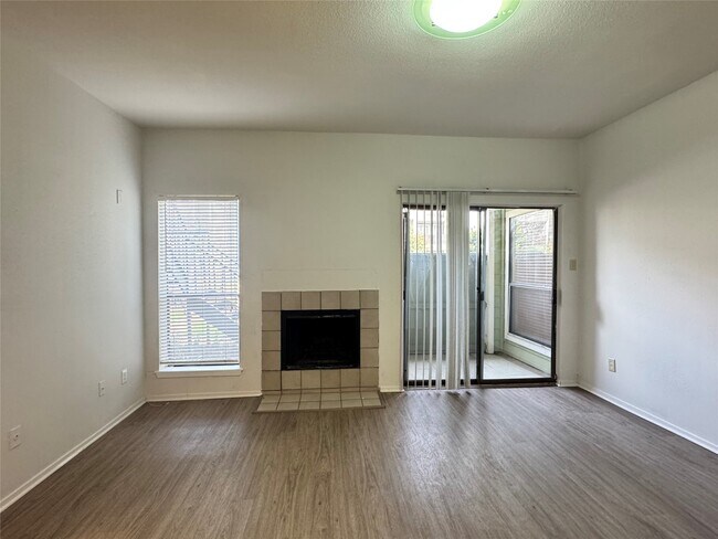 Building Photo - 6602 Harbor Town Dr