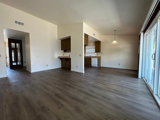 Building Photo - 8613 Tiogawoods Dr