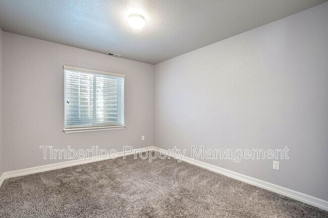 Building Photo - 10202 Boulder Ridge Dr