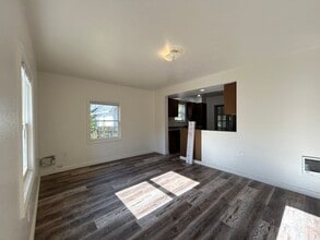 Building Photo - Serene 2 Bed, 1 Bath Home