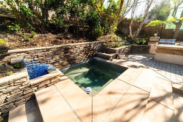 Building Photo - 7 Camellia