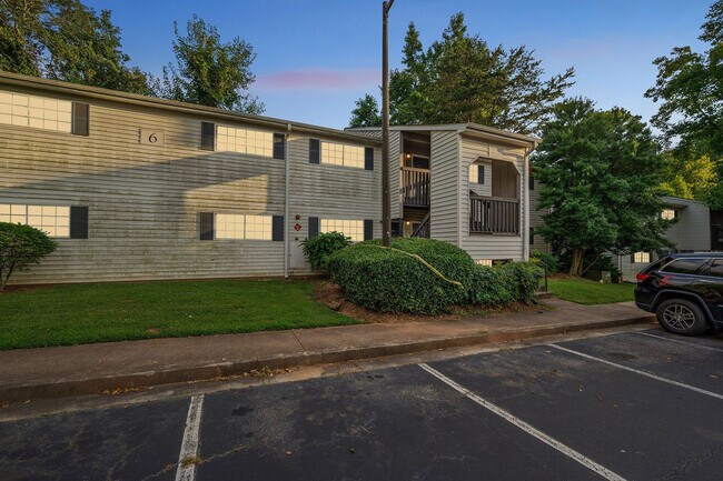 Building Photo - 635 Kenridge Pkwy