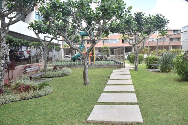 Building Photo - Upgraded 2/1/1 Hale Anaole Apts (Kaneohe) w/ utl. incl.