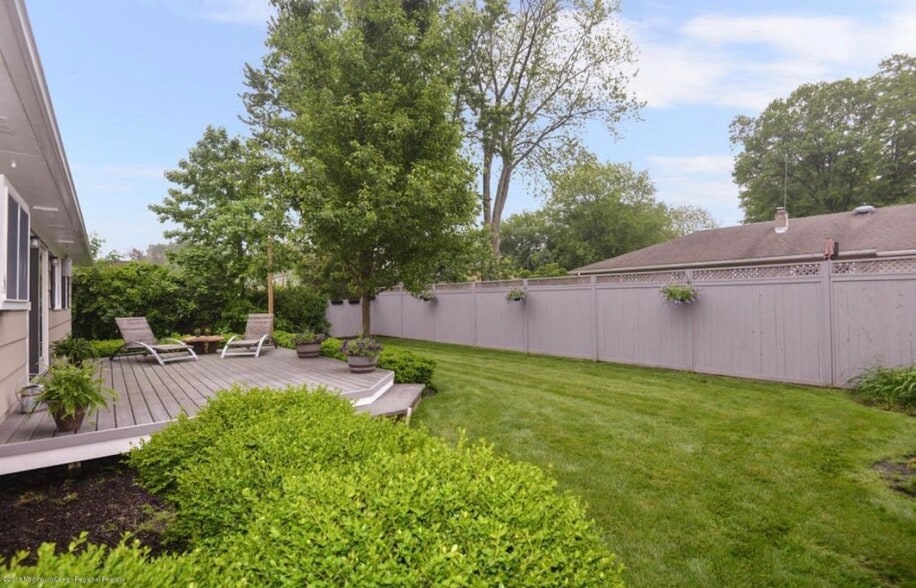 Building Photo - 46 Asbury Ave