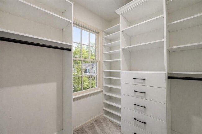 Building Photo - 807 Oak Bridge Ln