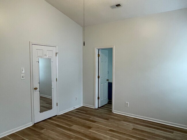 Building Photo - 2 Bedroom 2 Bath  with Flex Room, located in Saltaire Village