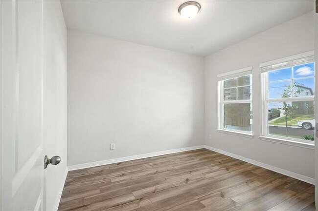 Building Photo - 104 Capella Wy