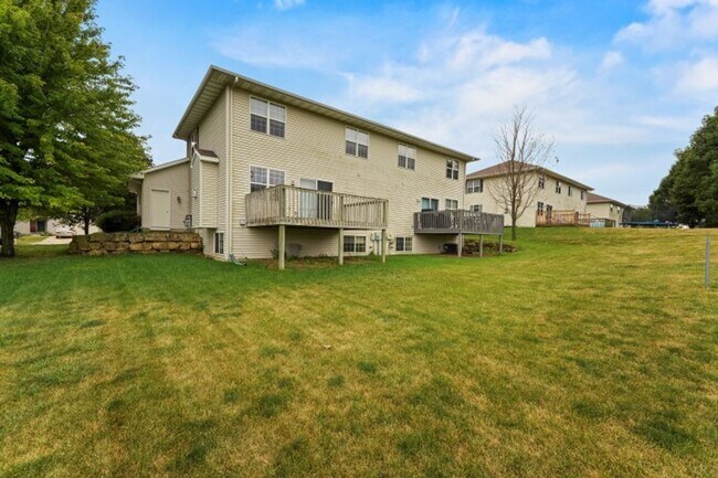 Building Photo - 612-614 Meadow View Rd