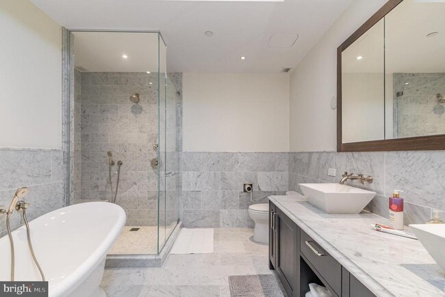 Building Photo - 300 International Drive