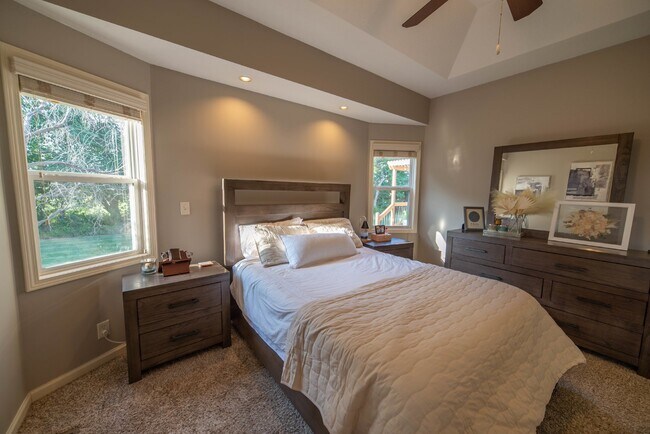 Building Photo - 5 Bedroom, 3 Bathroom house with completed...