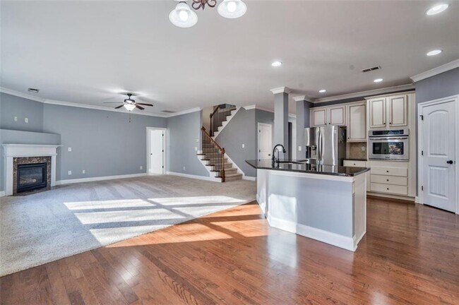 Building Photo - 5390 Breckinridge Ln