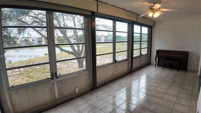 Building Photo - 7220 Lake Cir Dr