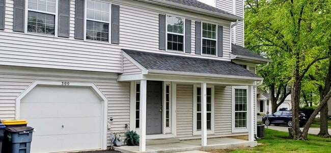 Building Photo - 300 Teak Ln