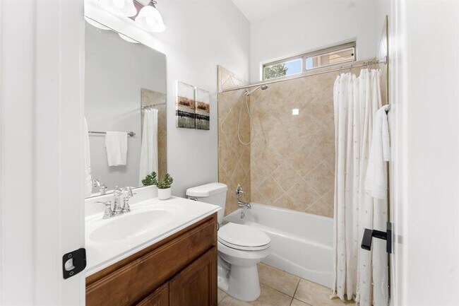 Building Photo - 13500 Coleto Creek Trail