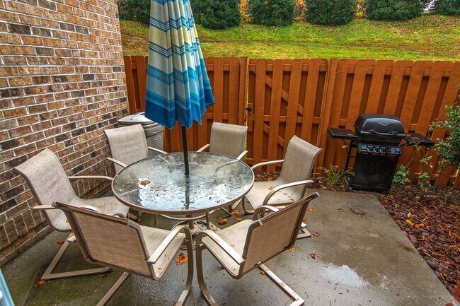 Building Photo - Fully Furnished 3BR/2.5BA Townhome – Private Community – Available 12/5