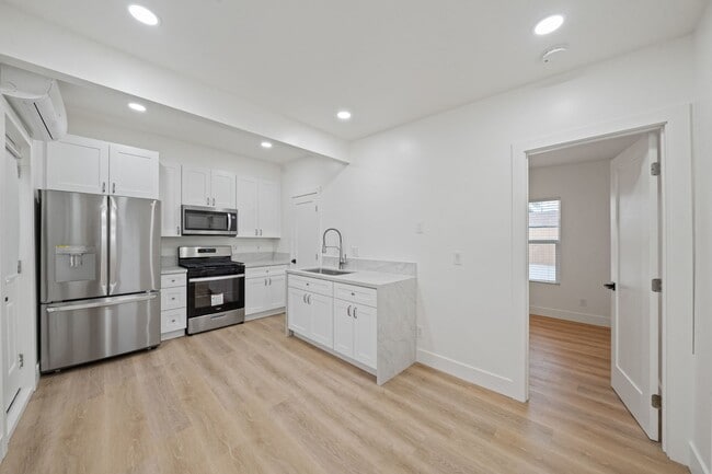 Building Photo - Affordable Housing San Diego This is an attached ADU 1 bed /1 bath Gorgeous Home w Laundry + A/C