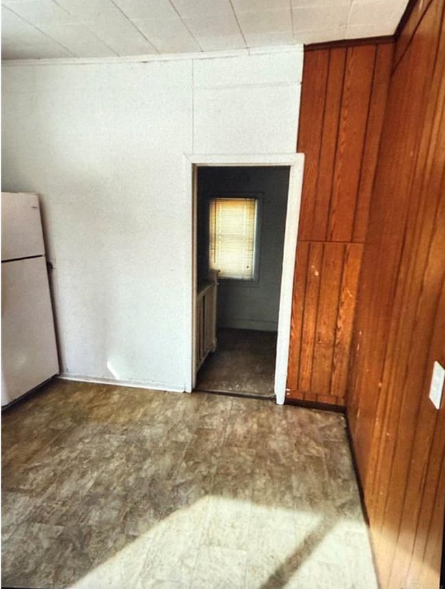 Building Photo - 441 S 11th St