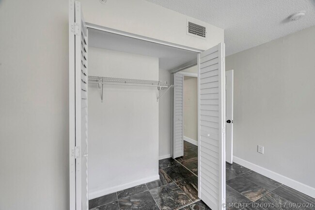 Building Photo - 3606 NW Adriatic Ln