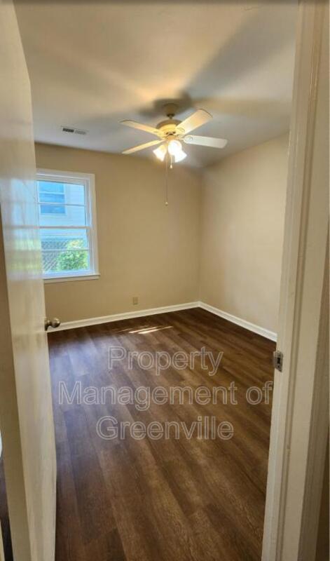 Building Photo - 230 W Dorchester Blvd