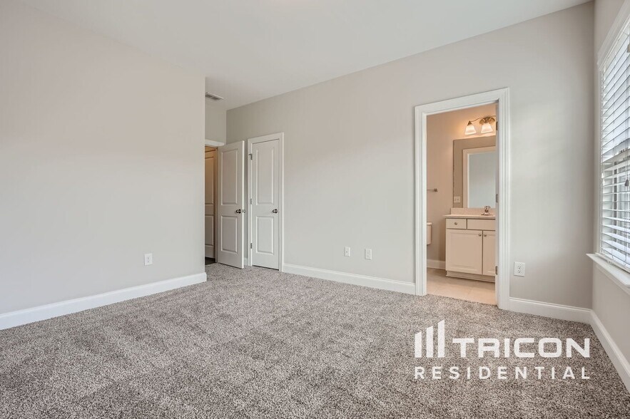 Building Photo - 2303 Mclean Chase