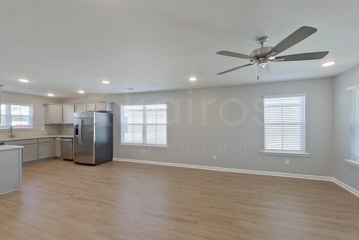 Building Photo - 133 Denise Dr