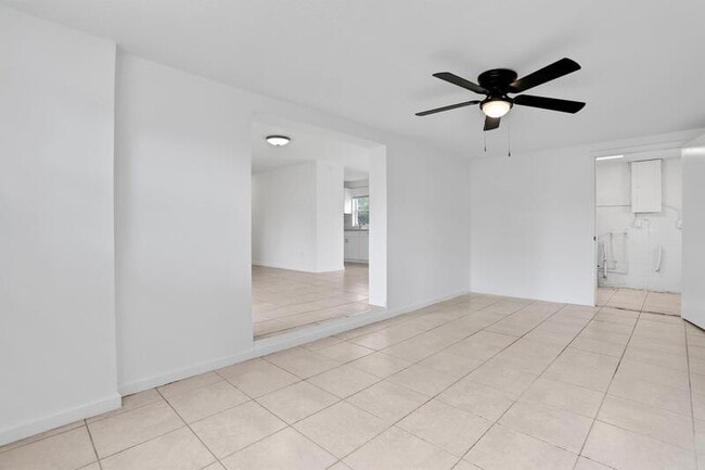 Building Photo - 1034 Sparkman St