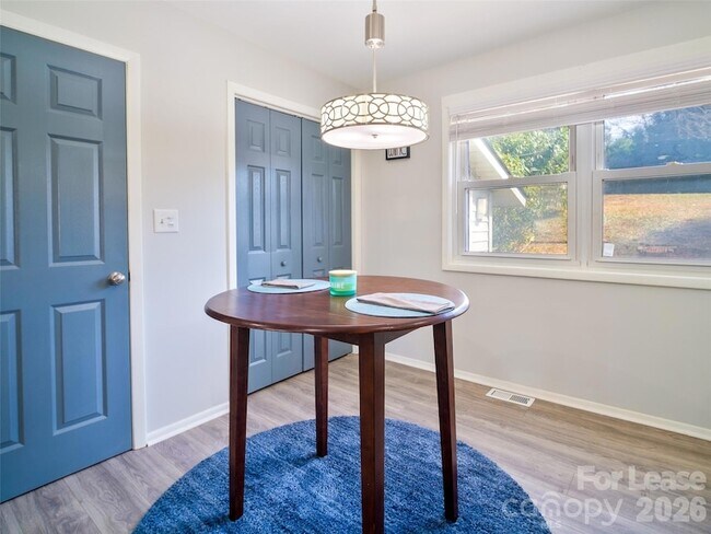 Building Photo - 2515 Thornton Rd