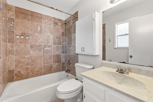 Building Photo - 1409 Desert Quail Ln