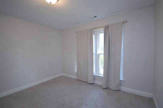 Building Photo - 2504 Timothy Dr