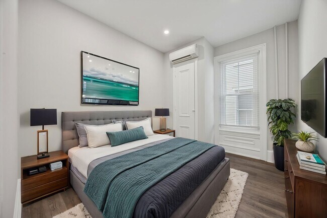 Building Photo - Luxury 2BR/1BA Apartment in the Heart of D...