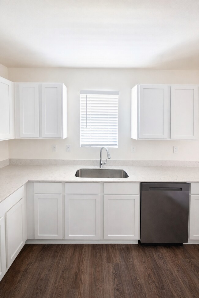 Building Photo - 516 Liberty Hall Dr