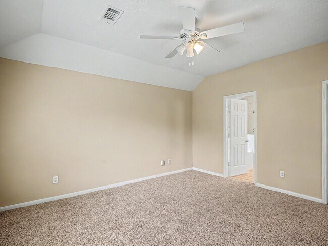 Building Photo - 2026 Mossy Trail Dr