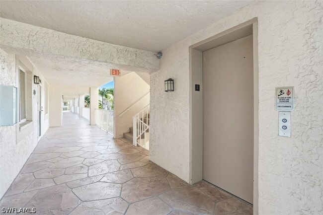 Building Photo - 7320 Glenmoor Ln