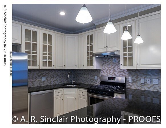 Building Photo - 6 Centre St