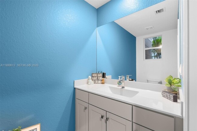 Building Photo - 110 SW 171st Wy