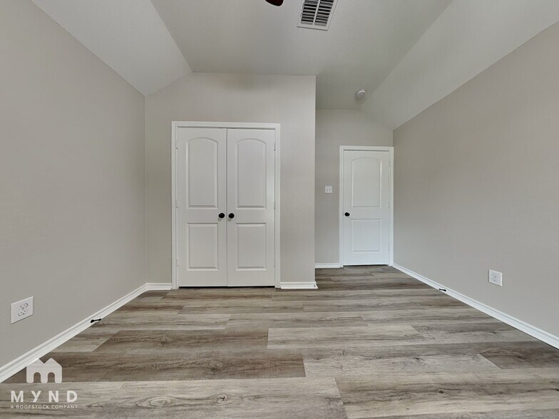 Building Photo - 126 Liberty Way