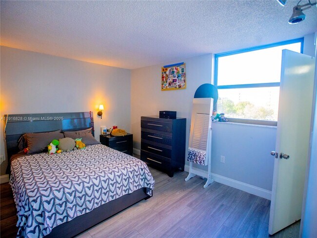 Building Photo - 9400 W Flagler St