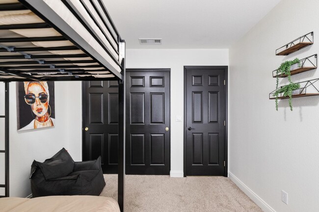 Building Photo - 4525 E Angela Dr