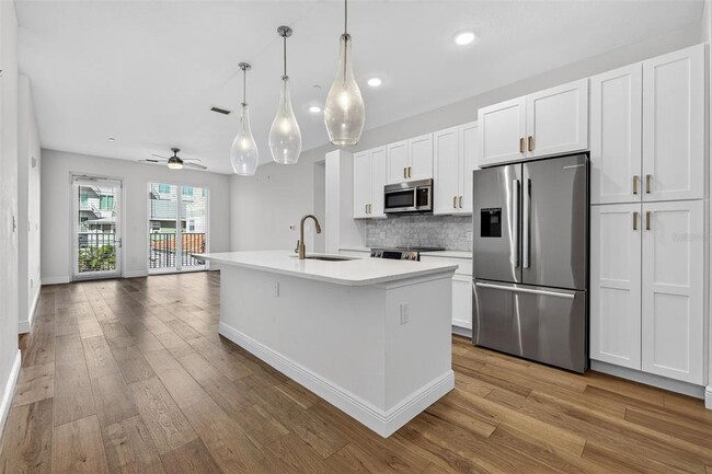 Building Photo - 600 3rd Ave S