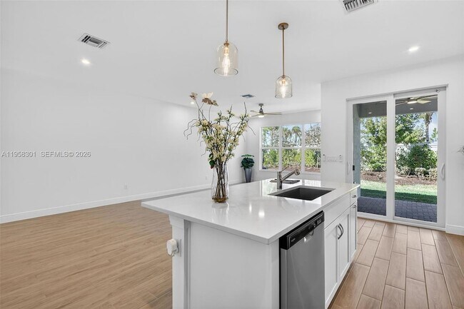 Building Photo - 3595 NW Solange Ct