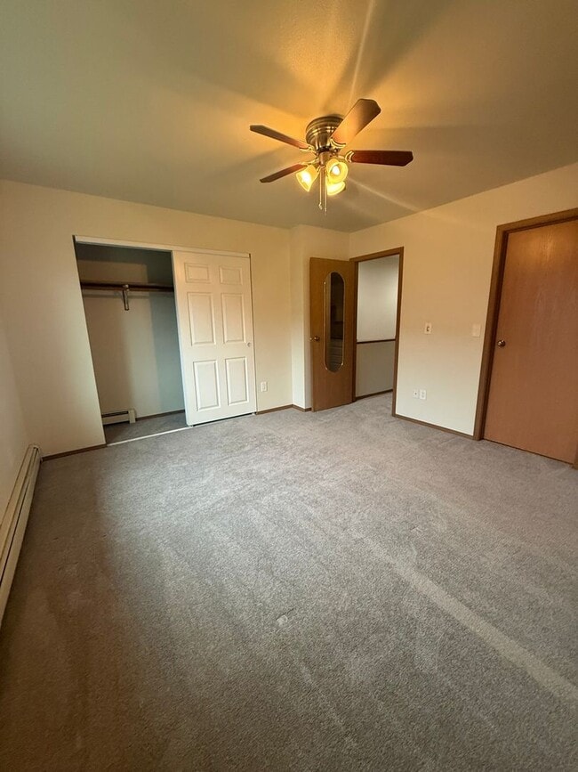 Building Photo - 2805 Cowles St