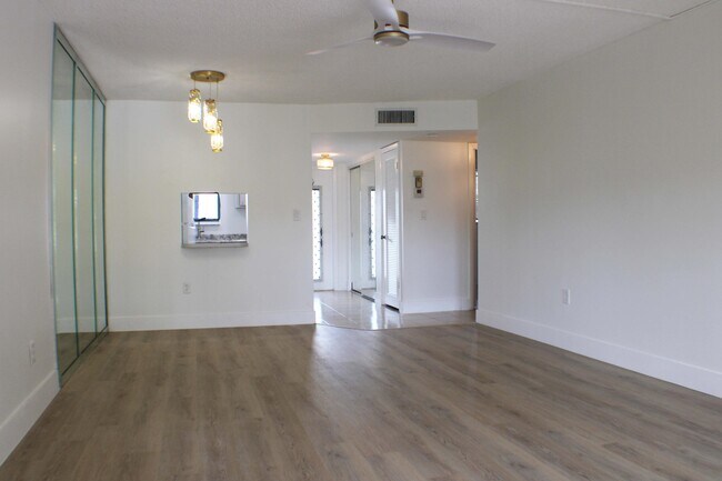 Building Photo - 8130 Sunrise Lakes Blvd