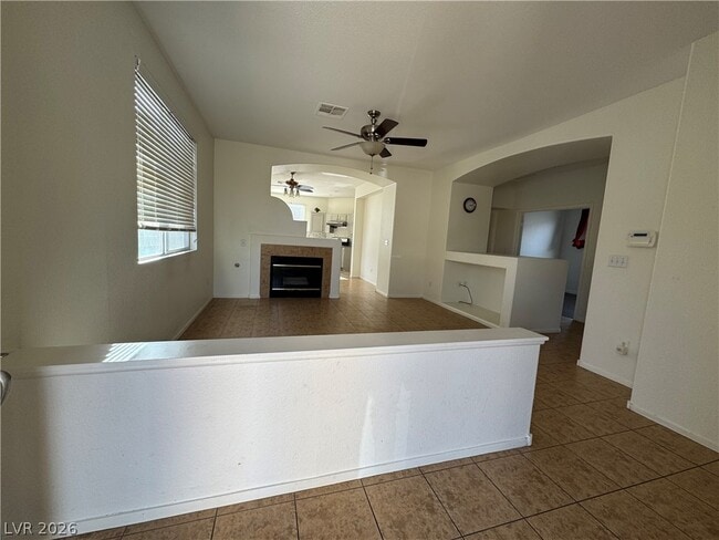 Building Photo - 313 Lilac Arbor St