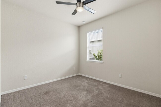 Building Photo - 12327 SW Sand Dollar Wy