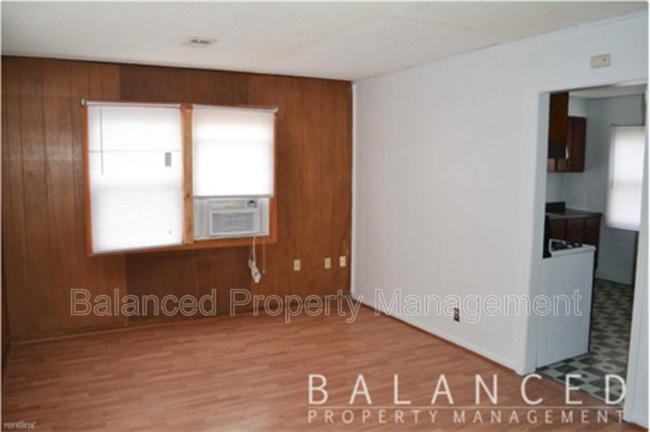 Building Photo - 319 SE 34th St
