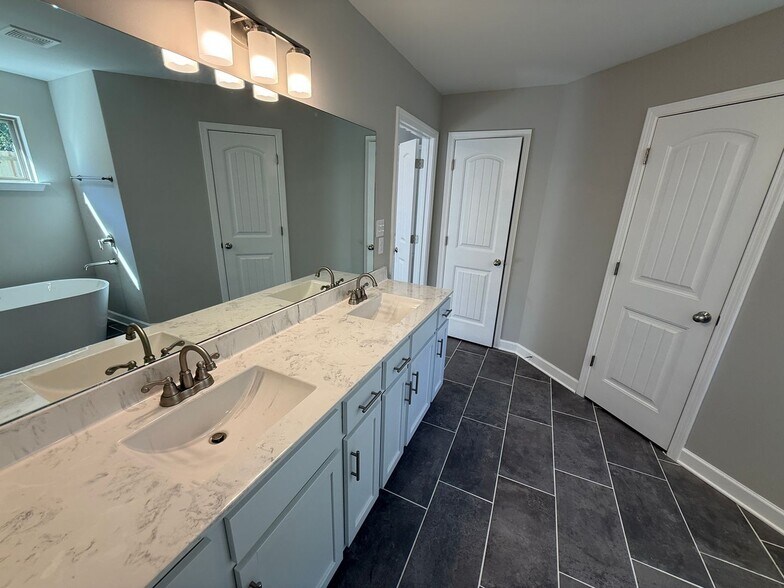 Building Photo - New Build in Oakland, TN!