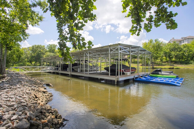 Building Photo - 2024 Albatross Way