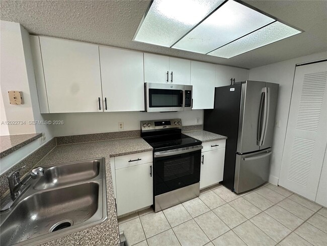 Building Photo - 5011 Wiles Rd