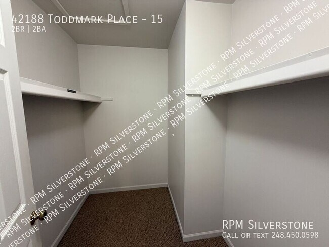 Building Photo - Beautiful and Updated 2 Bed 2 Bath Condo, ...