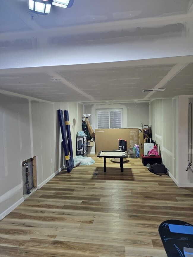 Building Photo - 45762 S Stonewood Rd